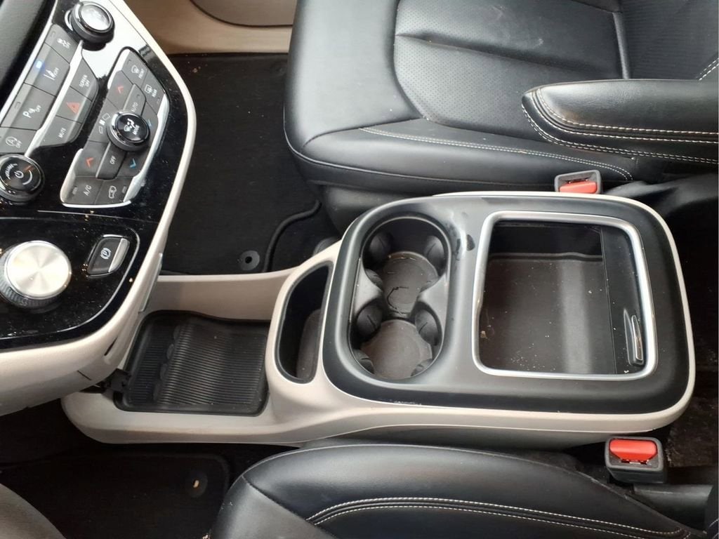 2024 Chrysler Pacifica Touring L - Photo 14
