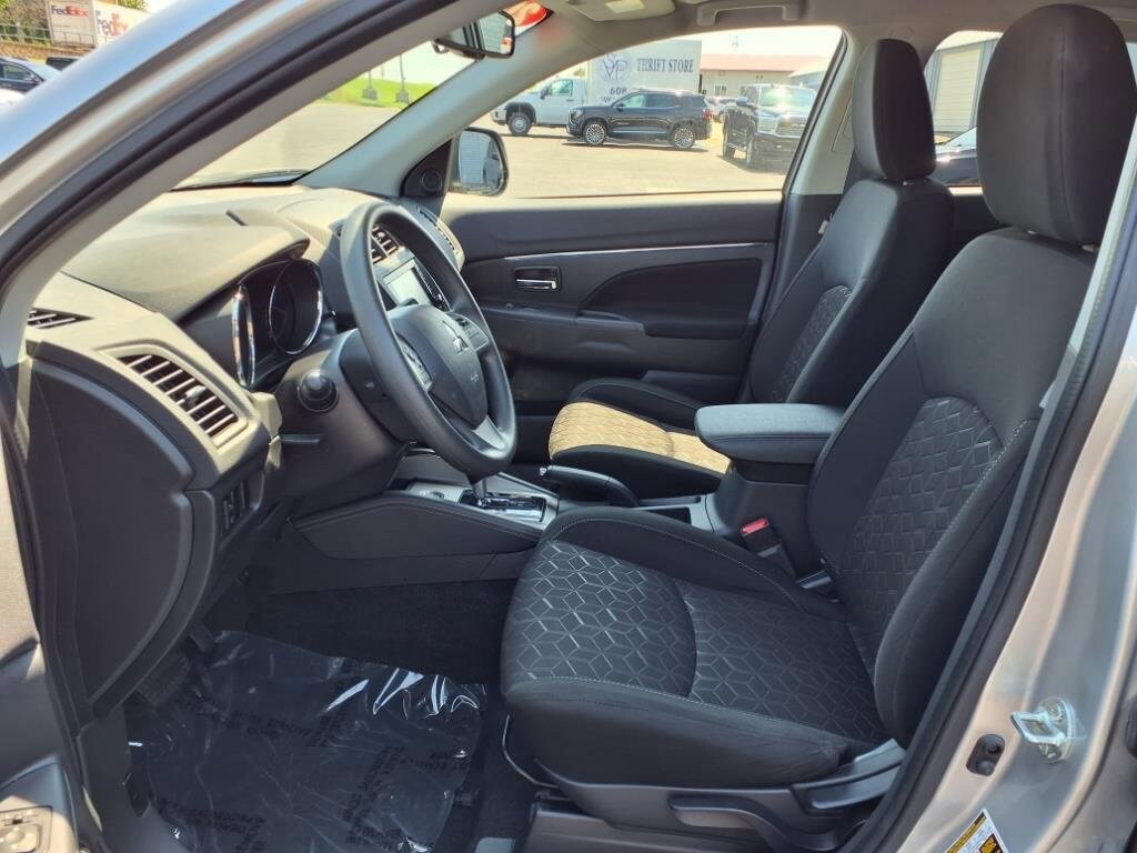2024 Mitsubishi Outlander Sport S photo 4