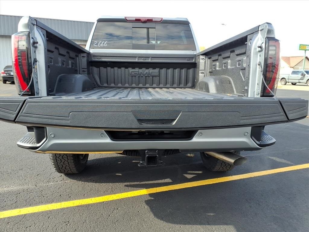 2026 Gmc Sierra 2500 HD AT4 photo 3