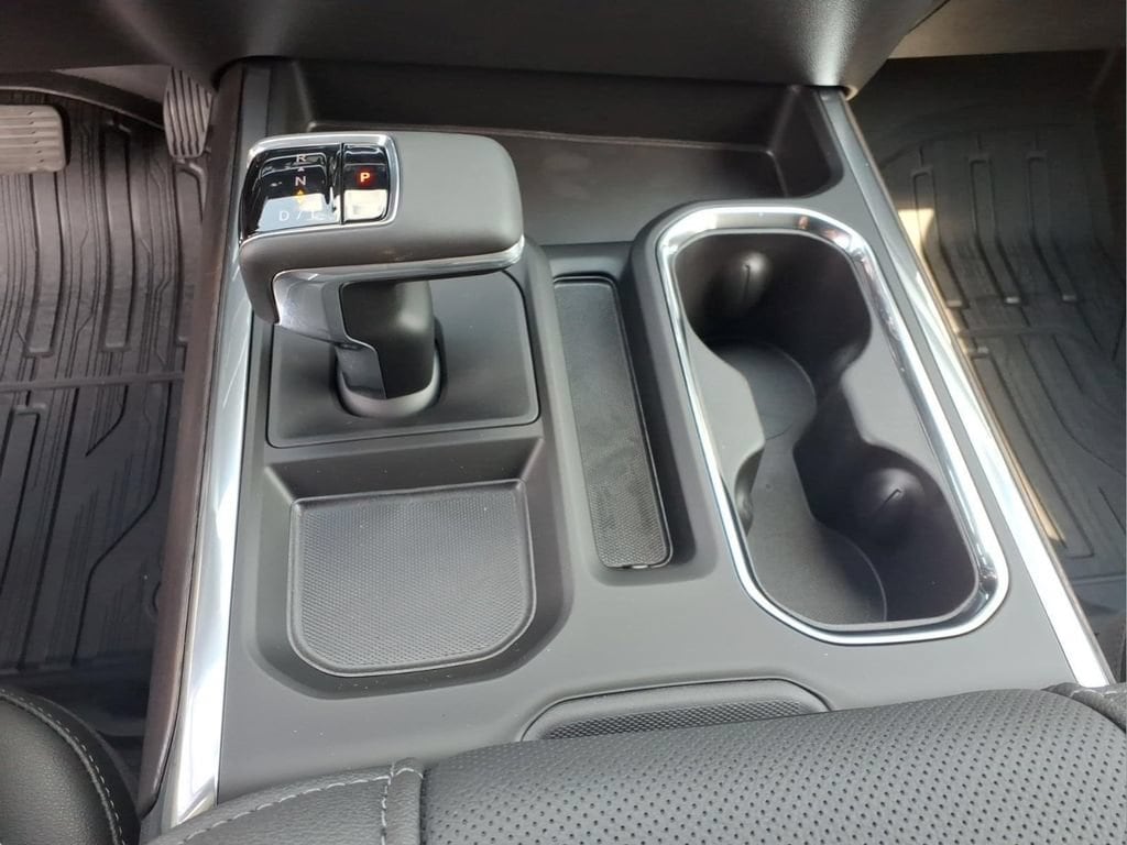 2026 GMC Sierra 1500 SLT - Photo 12