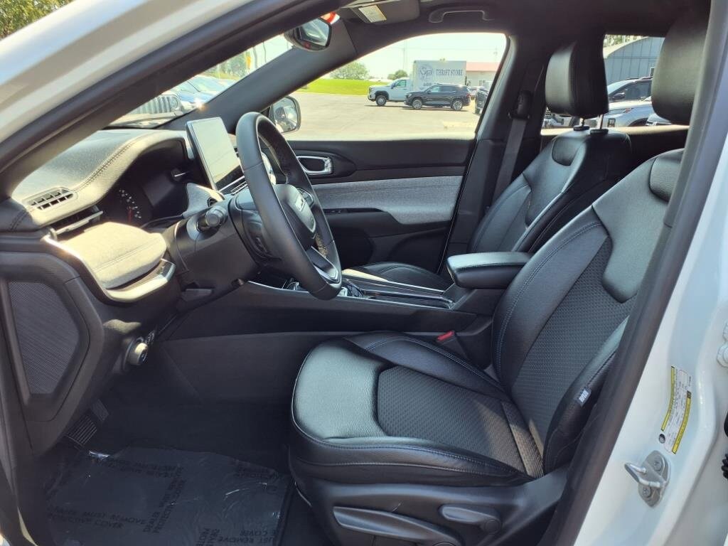 2024 Jeep Compass Latitude photo 4