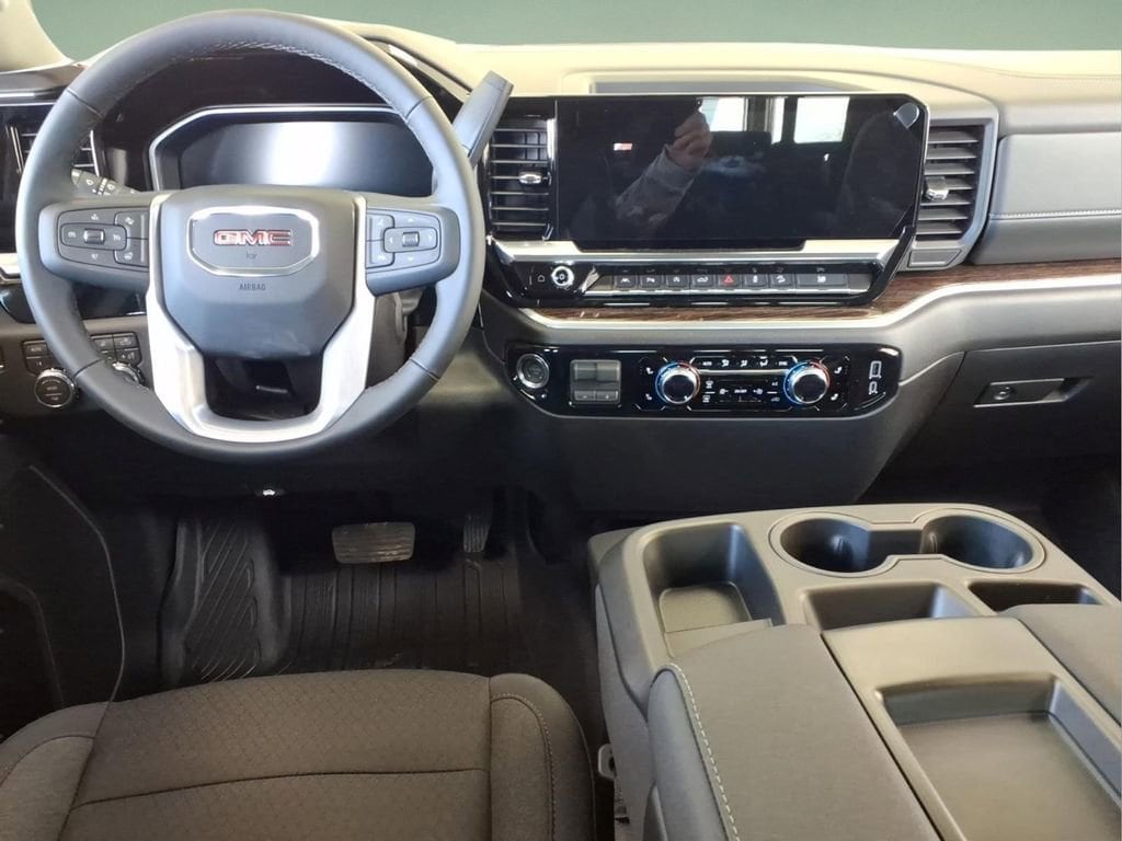 2026 GMC Sierra 1500 SLE - Photo 8