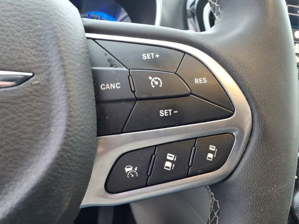 2024 Chrysler Pacifica Touring L - Photo 20