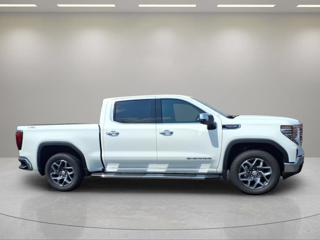 2026 GMC Sierra 1500 SLT - Photo 2