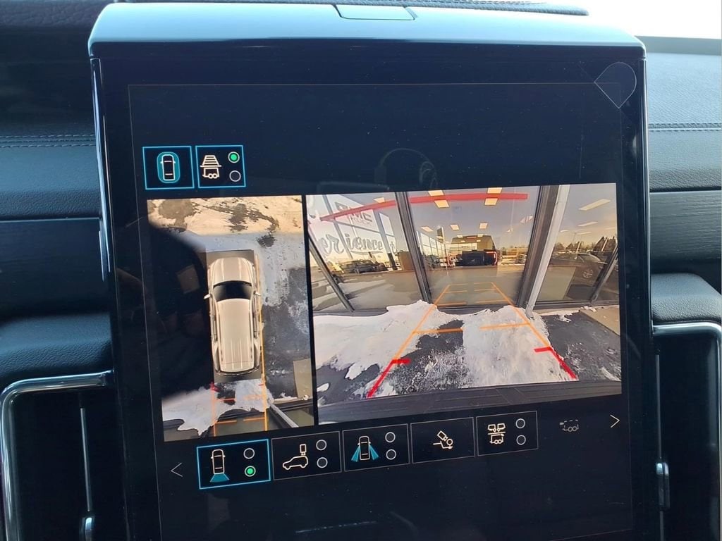 2026 GMC Yukon Denali - Photo 9
