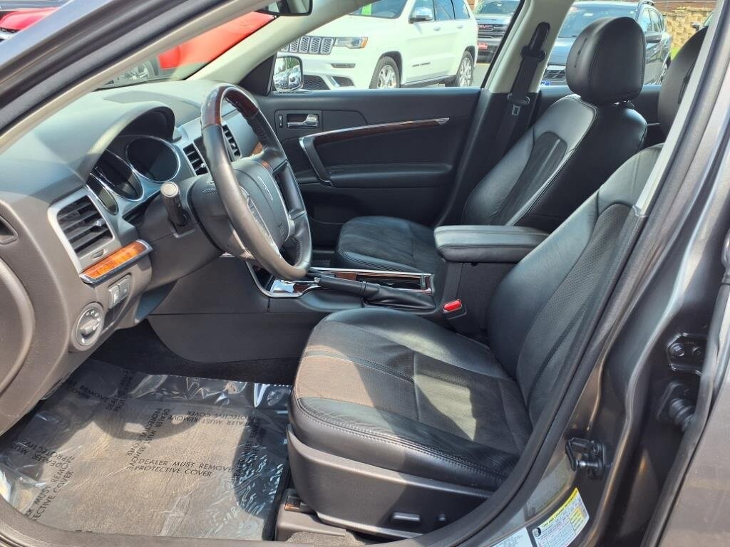2012 Lincoln MKZ Base photo 2