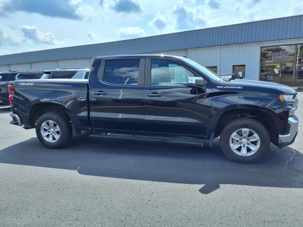 2019 Chevrolet Silverado 1500 LT photo 2