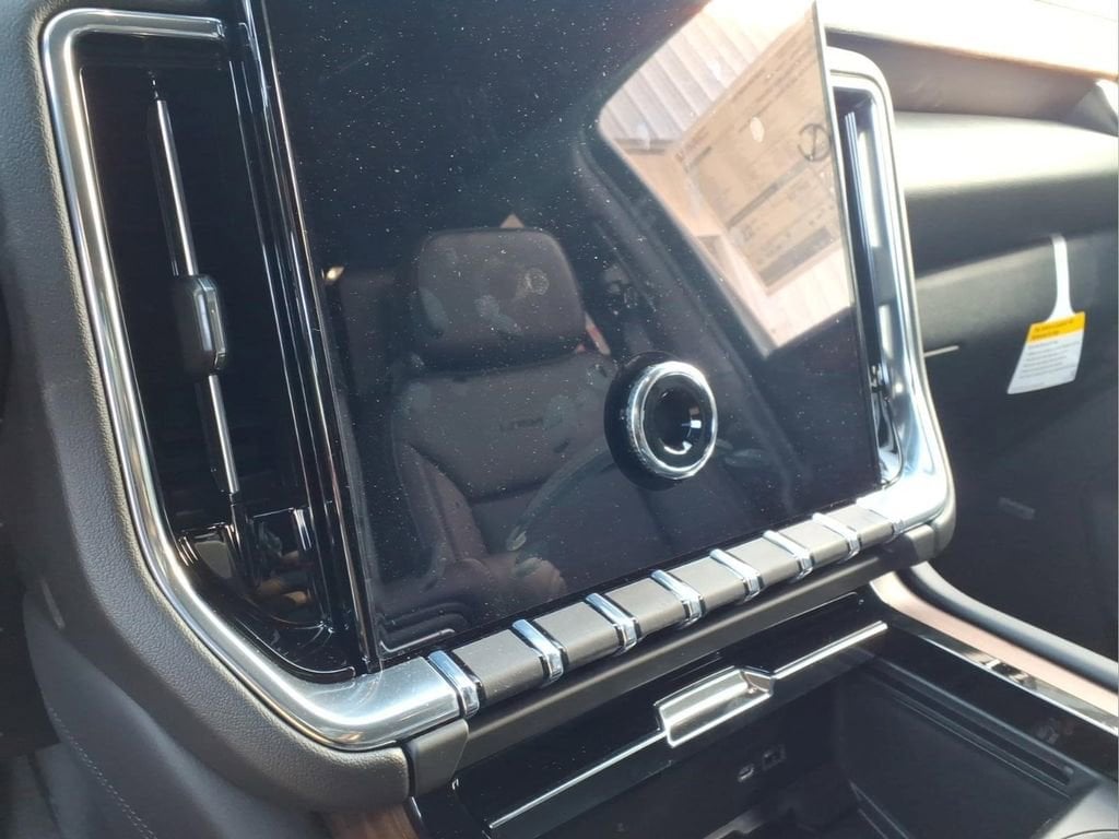 2026 GMC Yukon Denali - Photo 10