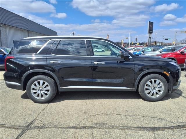 Used 2024 Hyundai Palisade SEL with VIN KM8R2DGE2RU753556 for sale in Monroe, WI