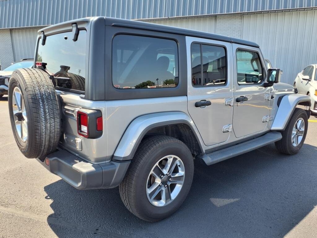 2020 Jeep Wrangler Unlimited Sahara photo 3