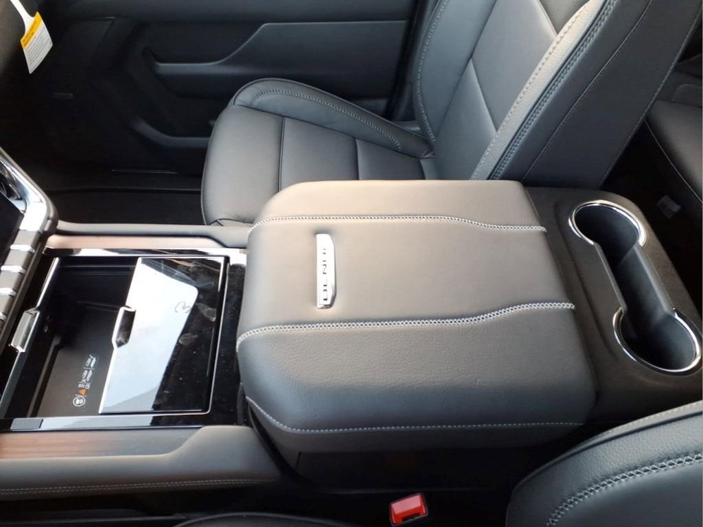 2026 GMC Yukon Denali - Photo 13