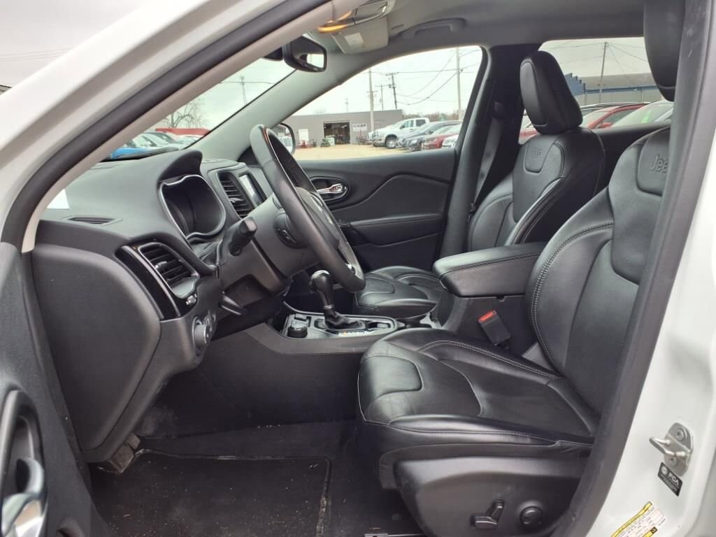 Used 2023 Jeep Cherokee Altitude Lux