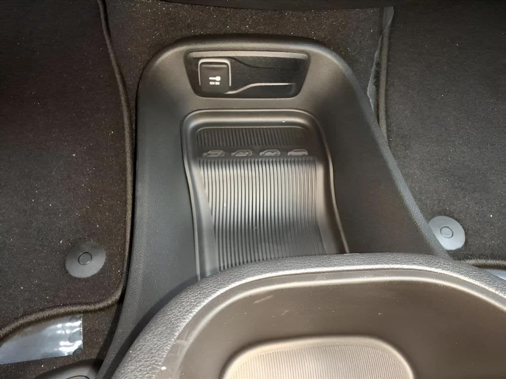 2026 Chrysler Pacifica Select - Photo 13