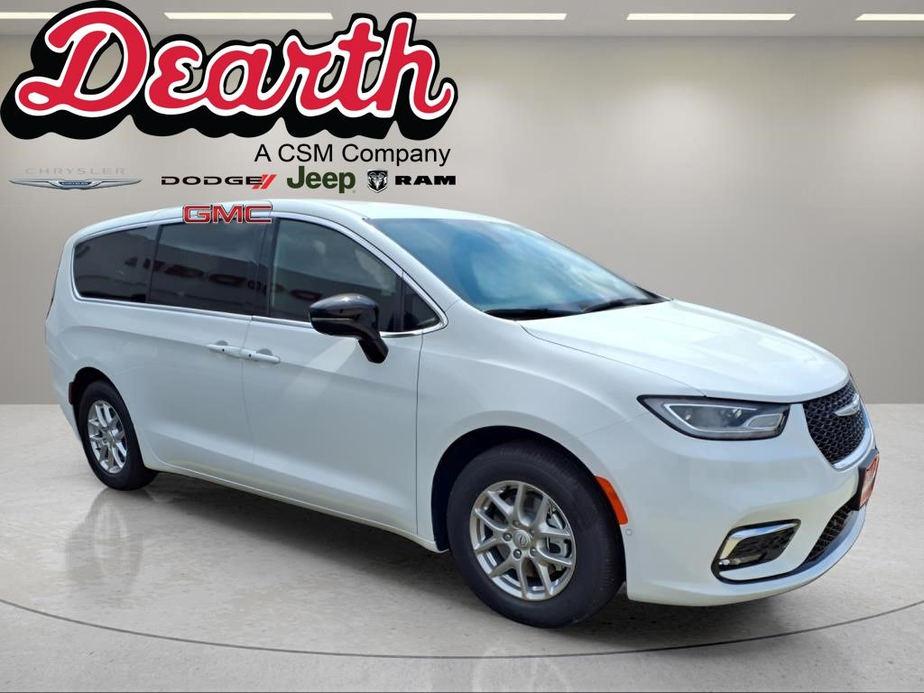 2025 Chrysler Pacifica Select's photo