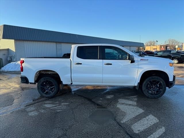 Used 2021 Chevrolet Silverado 1500 Custom with VIN 3GCPYCEF6MG402287 for sale in Monroe, WI