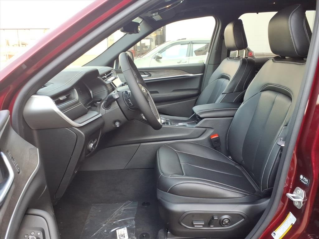 New 2025 Jeep Grand Cherokee LIMITED 4X4 Sport Utility