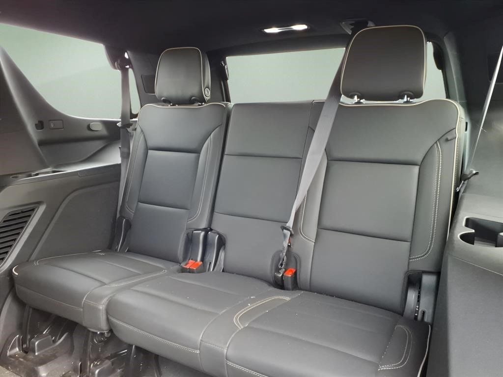 2024 GMC Yukon SLT - Photo 7