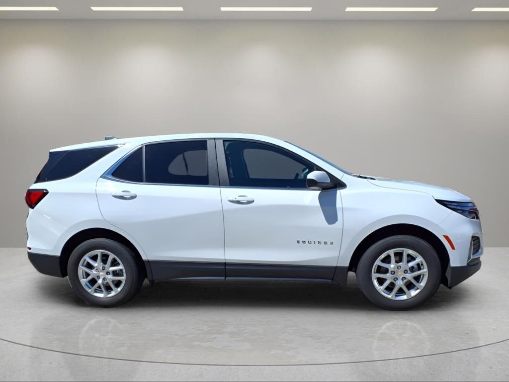 Used 2022 Chevrolet Equinox LT with VIN 2GNAXUEV9N6132658 for sale in Monroe, WI