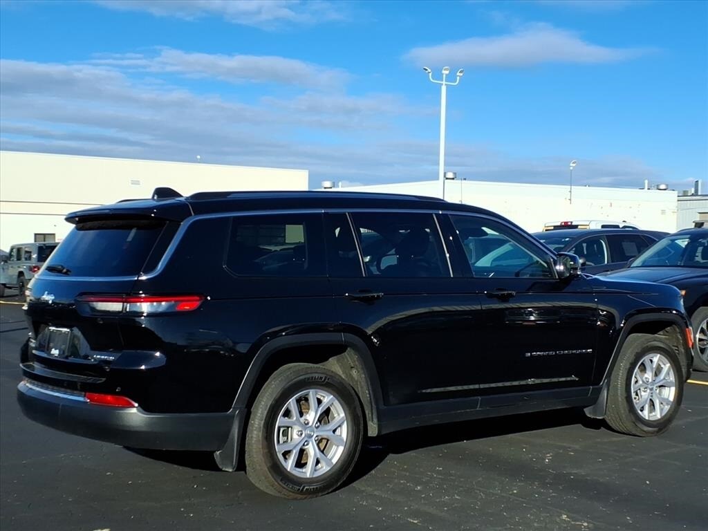 2022 Jeep Grand Cherokee Limited photo 3