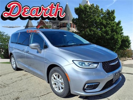 Used 2021 Chrysler Pacifica Touring L Van Passenger Van for sale in Monroe, WI