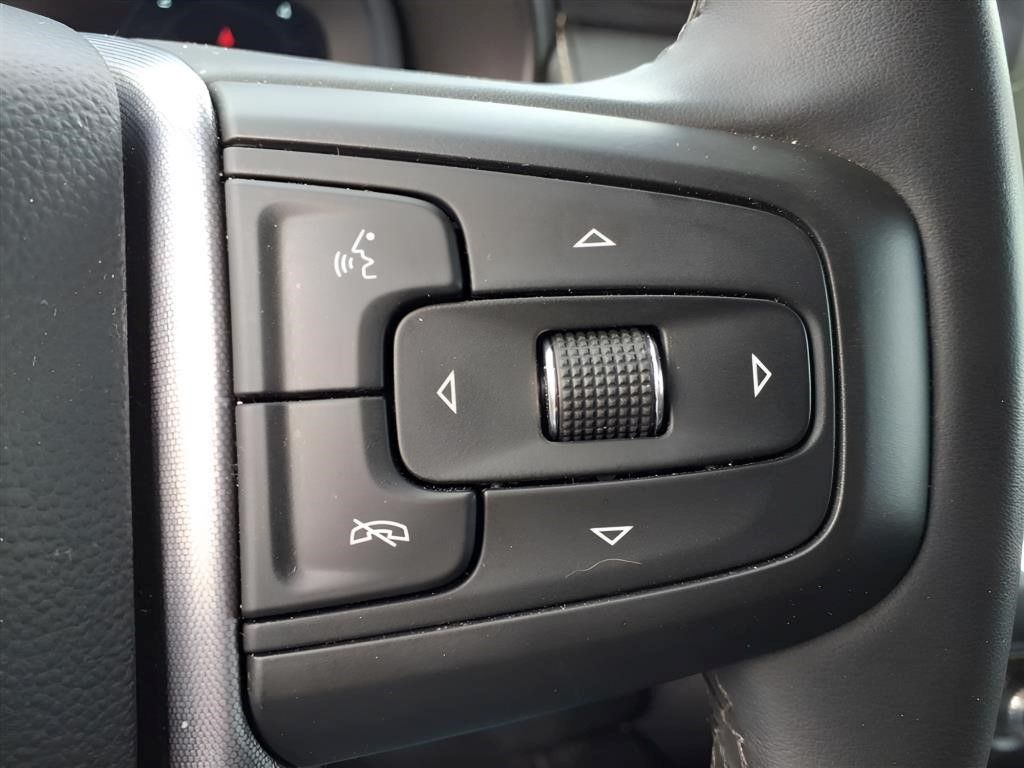 2024 GMC Yukon SLT - Photo 22