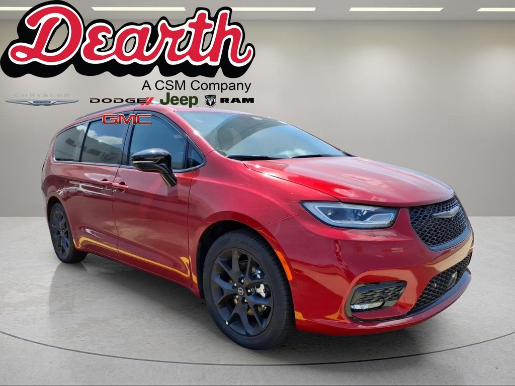 2026 Chrysler Pacifica Select's photo