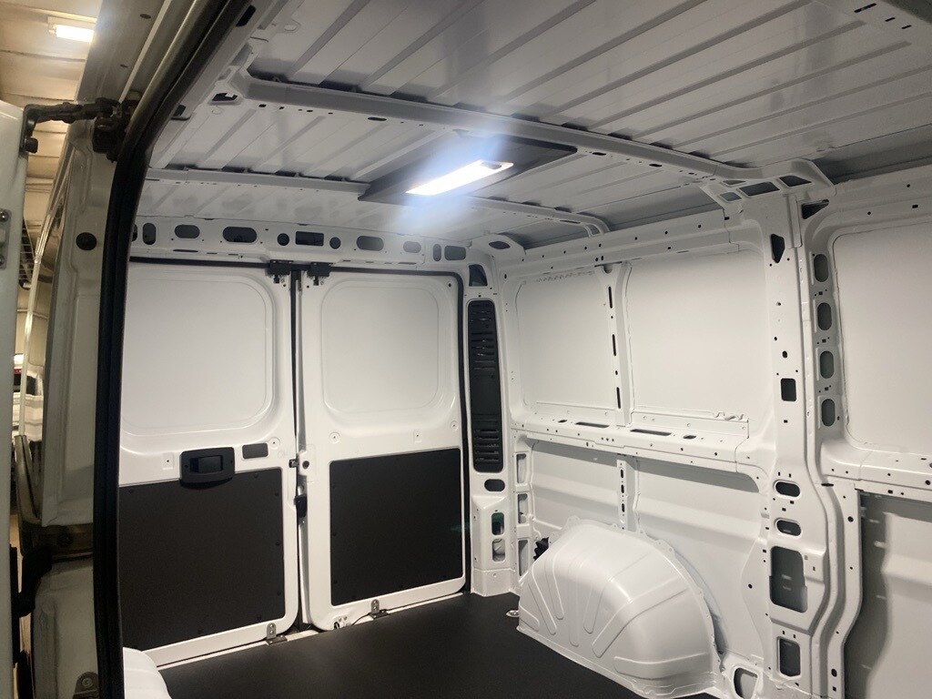 2025 Ram ProMaster 1500 Tradesman Cargo Van photo 3