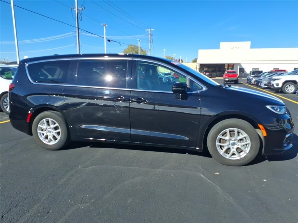 Used 2024 Chrysler Pacifica Touring L Van Passenger Van