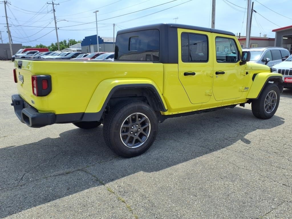 2023 Jeep Gladiator Overland photo 3