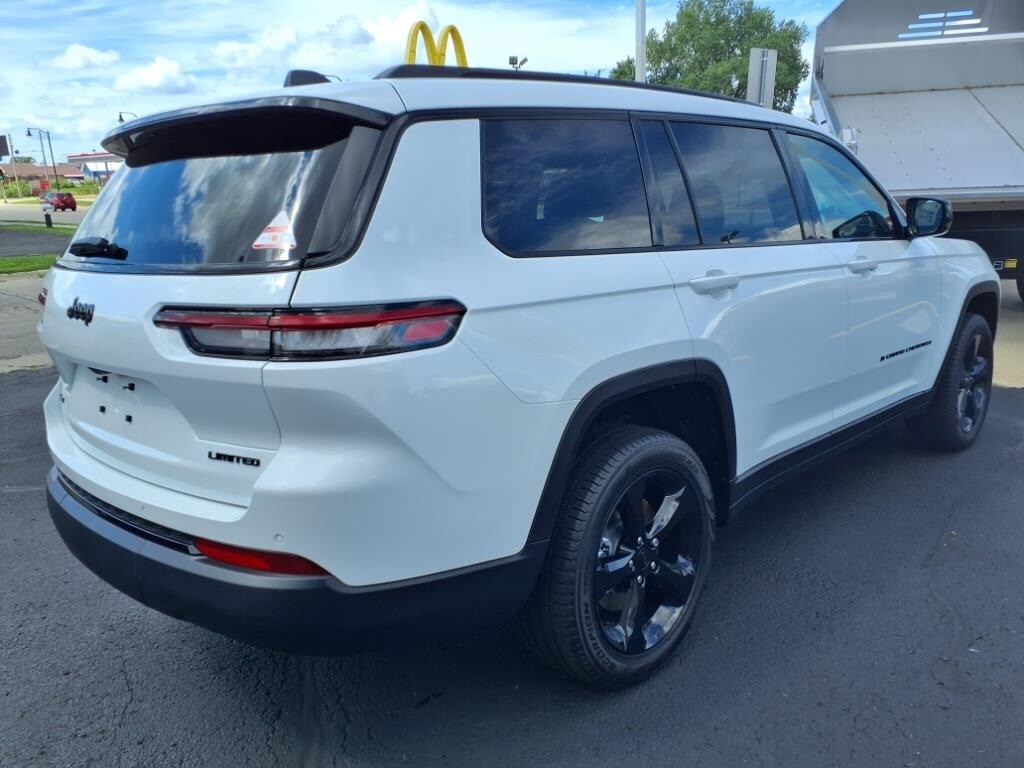 2025 Jeep Grand Cherokee Limited photo 2