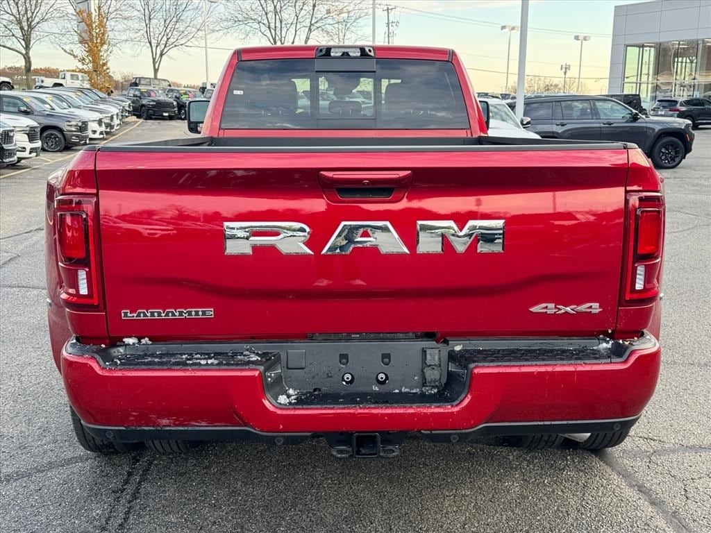 New 2026 Ram 3500 LARAMIE CREW CAB 4X4 8' BOX Pickup