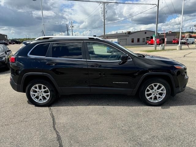 Used 2017 Jeep Cherokee Latitude with VIN 1C4PJMCS5HD220299 for sale in Monroe, WI