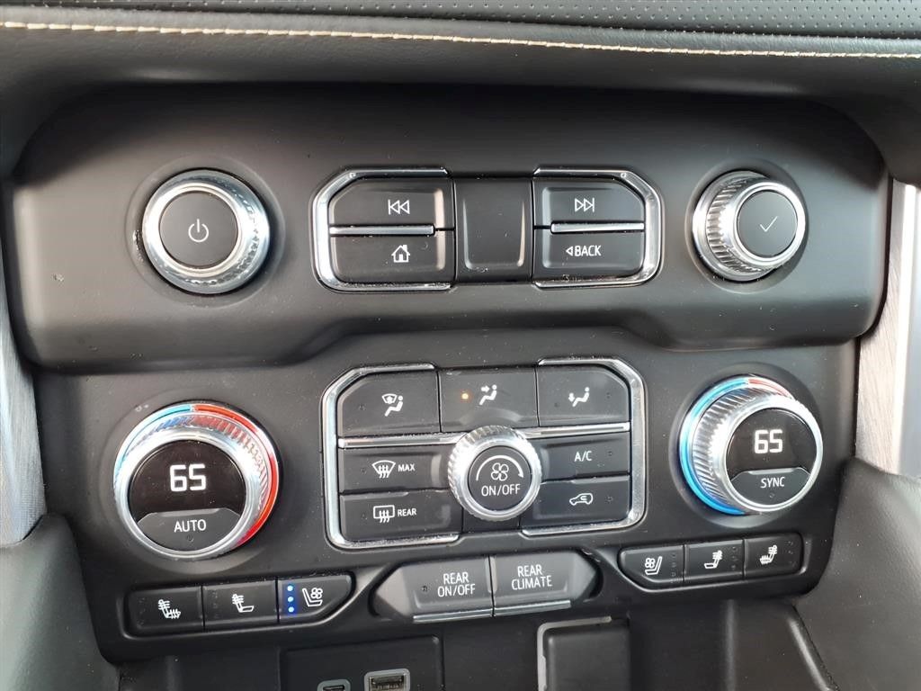 2024 GMC Yukon SLT - Photo 12