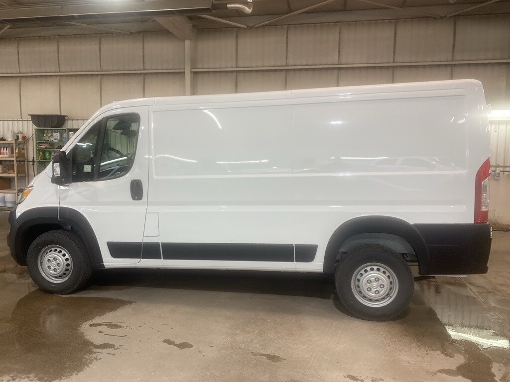 New 2025 Ram ProMaster PROMASTER 1500 TRADESMAN CARGO VAN LOW ROOF 136' W Cargo Van