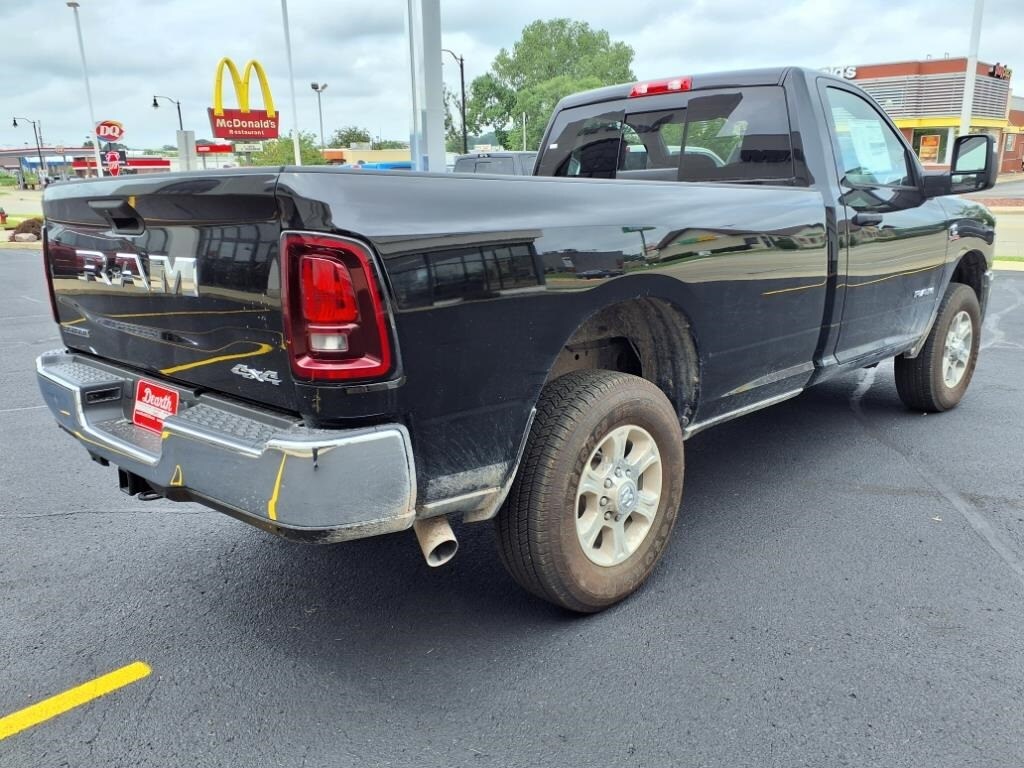 2025 Ram 3500 Big Horn photo 3