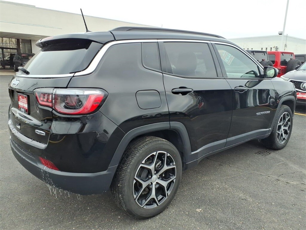 Used 2024 Jeep Compass Latitude SUV