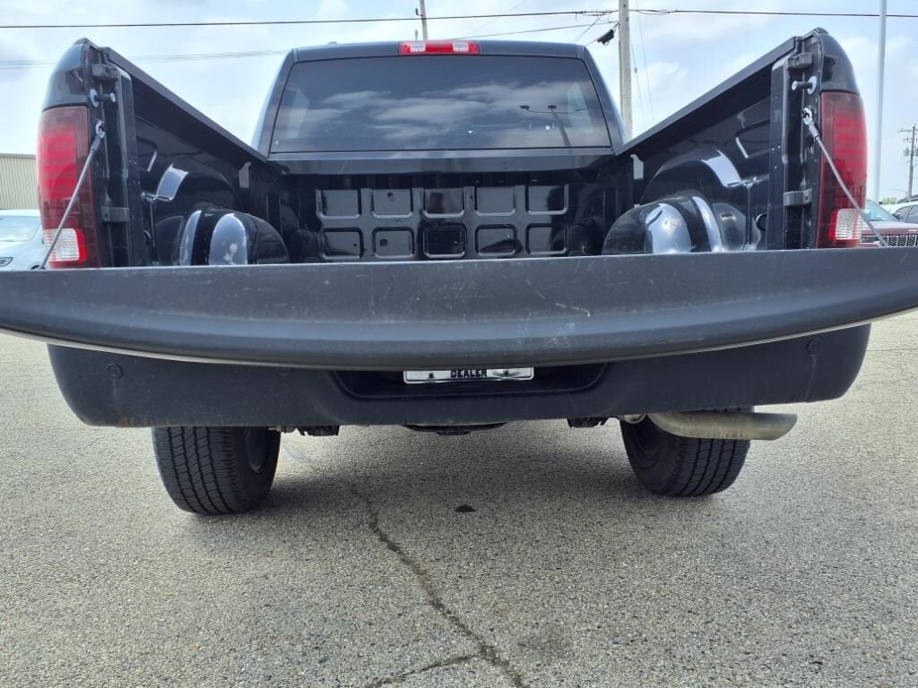 2024 Ram 1500 Classic photo 4