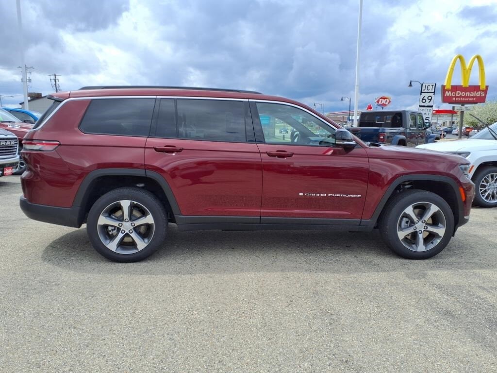 2025 Jeep Grand Cherokee L photo 2