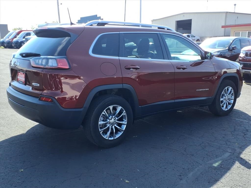 2019 Jeep Cherokee Latitude photo 2