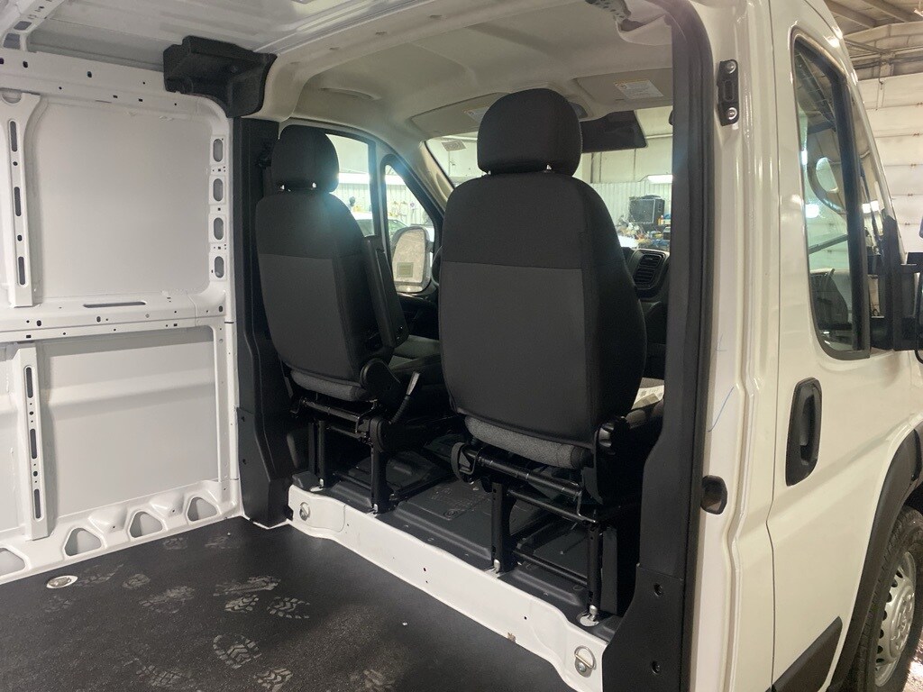 2025 Ram ProMaster 1500 Tradesman Cargo Van photo 4