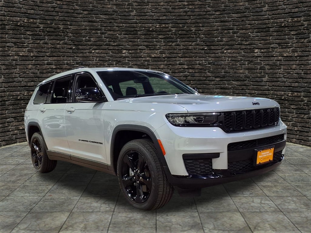 2023 Jeep Grand Cherokee L Altitude's photo