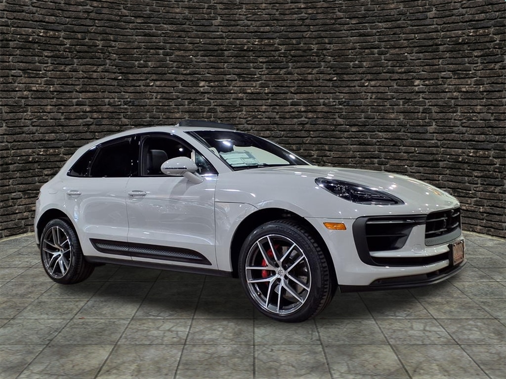 2023 Porsche Macan S's photo