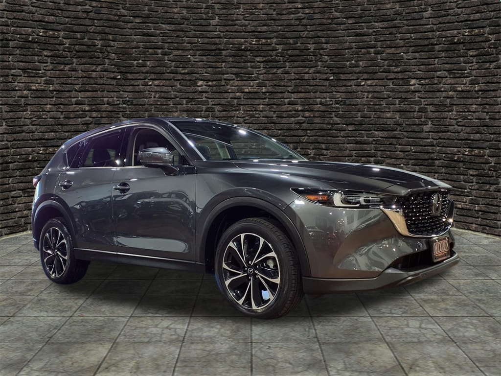 2022 Mazda CX-5 S Premium package's photo