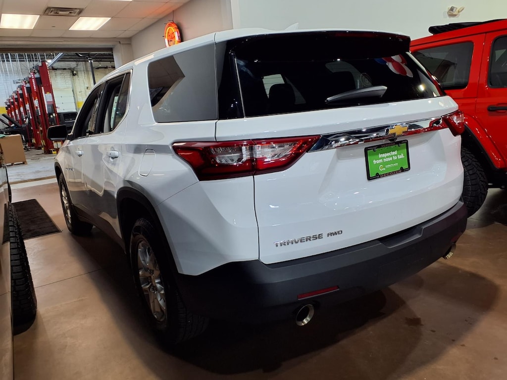 Used 2021 Chevrolet Traverse LS 4x4 LS SUV w/1LS