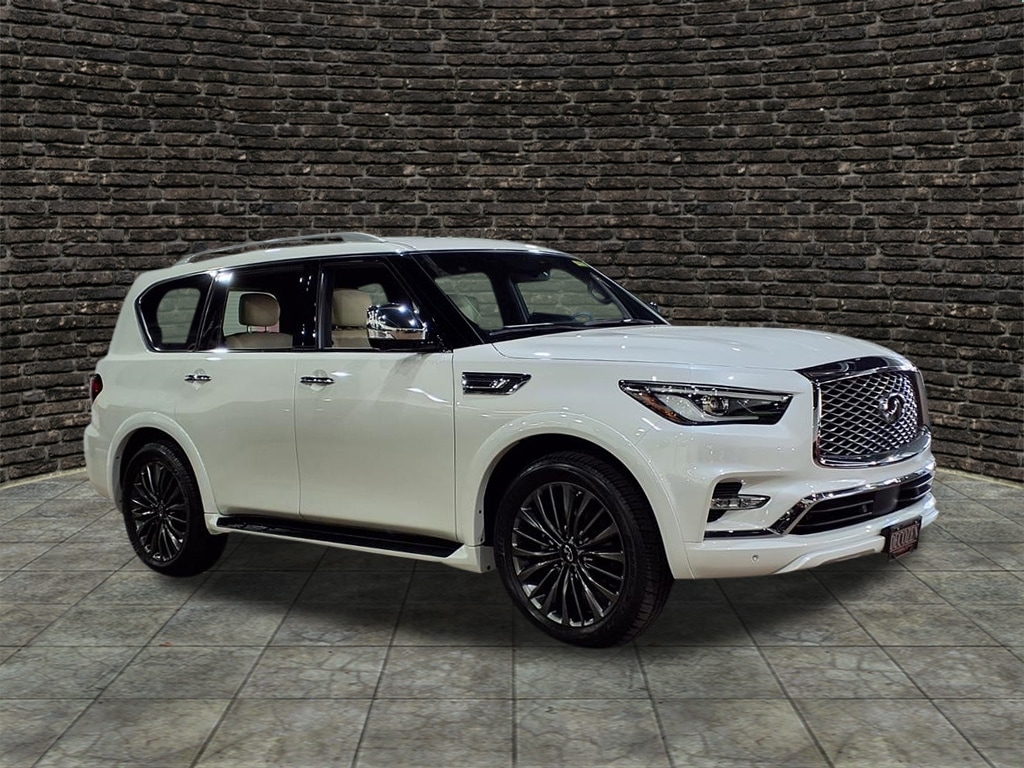 2023 INFINITI QX80 Sensory 4WD's photo