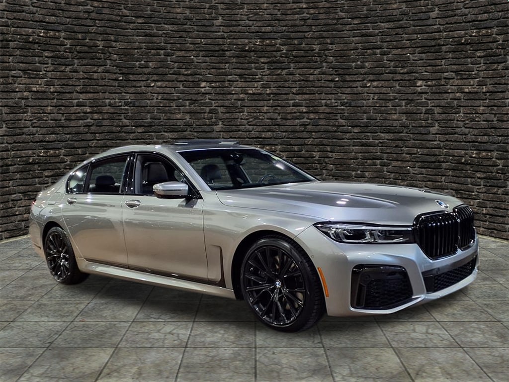 2022 BMW 7 Series 740i's photo