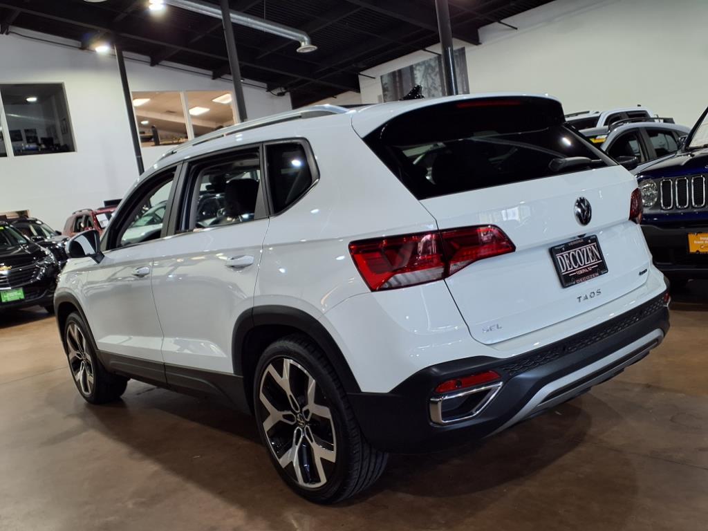 2022 Volkswagen Taos SEL photo 4