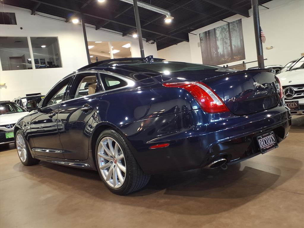2017 Jaguar XJ R-Sport photo 4