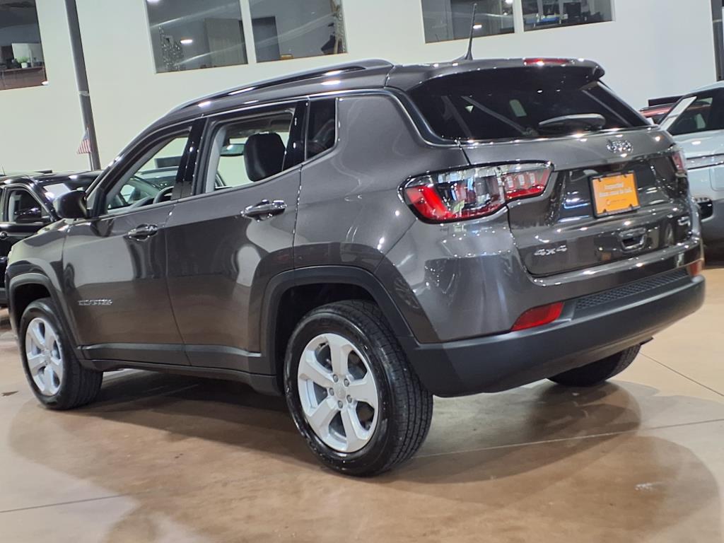 2022 Jeep Compass Latitude photo 4