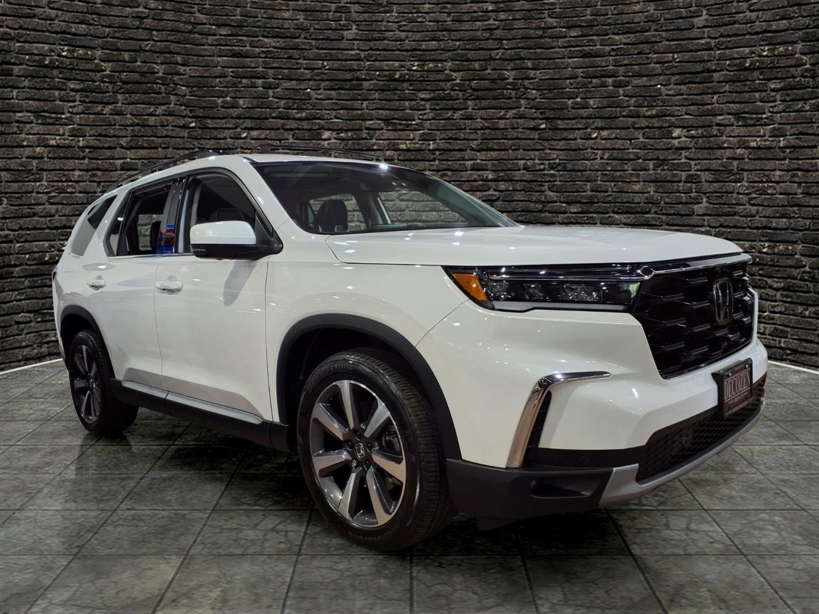 2023 Honda Pilot Elite AWD's photo